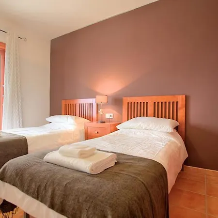 Playa Blanca Sleeps 15 Pool Air Con Wifi