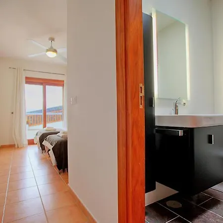 Villa Playa Blanca Sleeps 15 Pool Air Con Wifi Playa Blanca (Lanzarote)