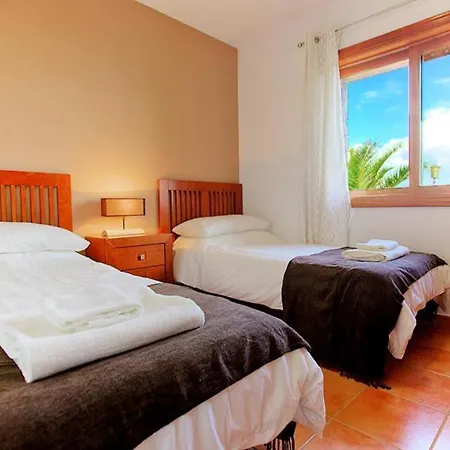 Villa Playa Blanca Sleeps 15 Pool Air Con Wifi *