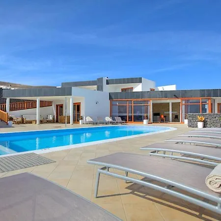 Playa Blanca Sleeps 15 Pool Air Con Wifi Villa *