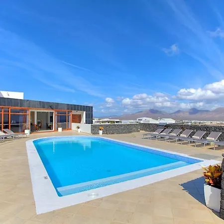 Playa Blanca Sleeps 15 Pool Air Con Wifi Villa Playa Blanca (Lanzarote)