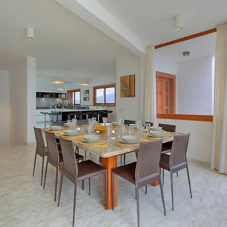 Villa Playa Blanca Sleeps 15 Pool Air Con Wifi